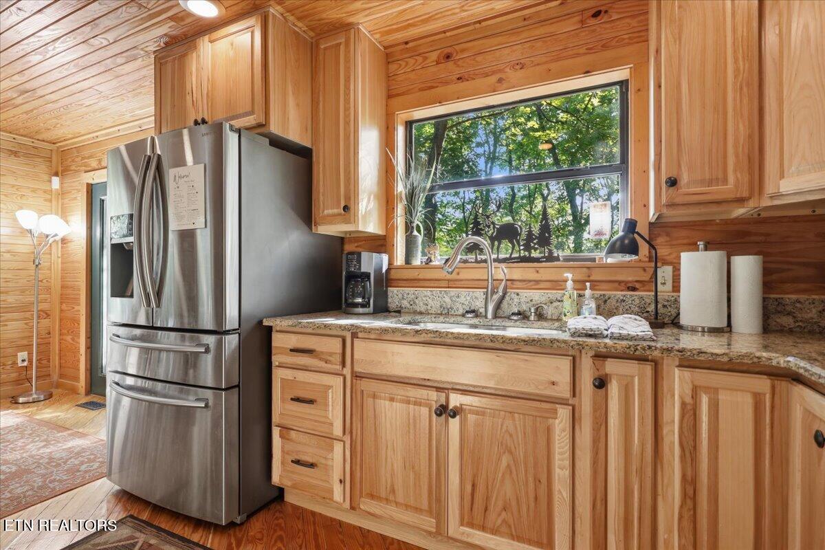 739 Stonegate Way Townsend, TN 37882 - Photo 11 of 49 11-010_1I2A2532