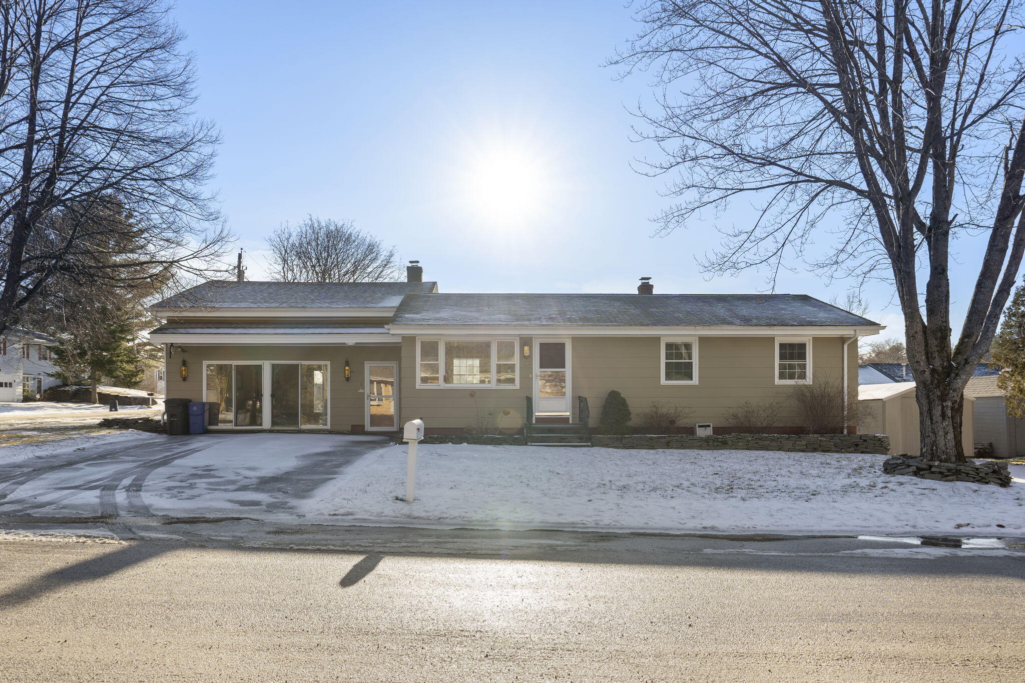 49 Ashmount Street Lewiston, ME 04240 - Photo 2 of 45 1-web-or-mls-DSC05402