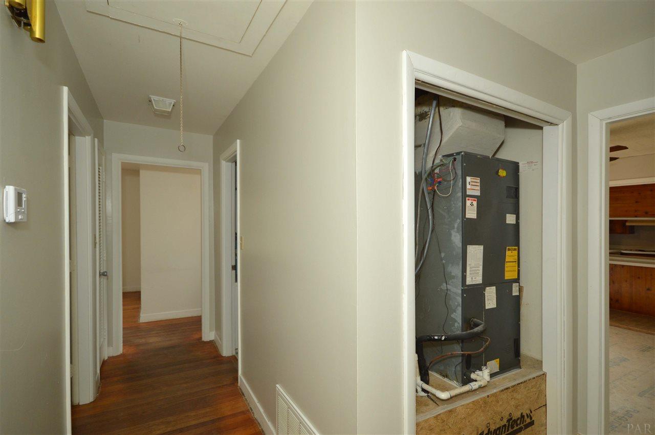 4762 Anna Simpson Road Milton, FL 32583 - Photo 19 of 47 leading to bedrooms