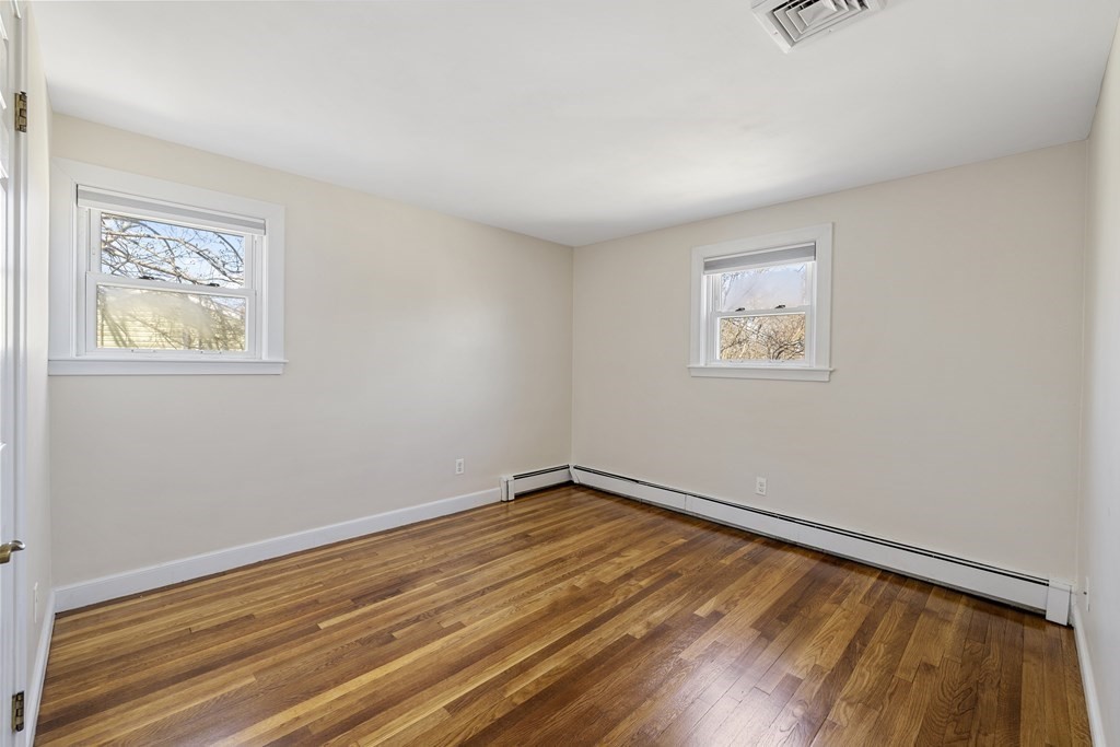 160 Ravenswood Road Waltham, MA 02453 - Photo 13 of 30