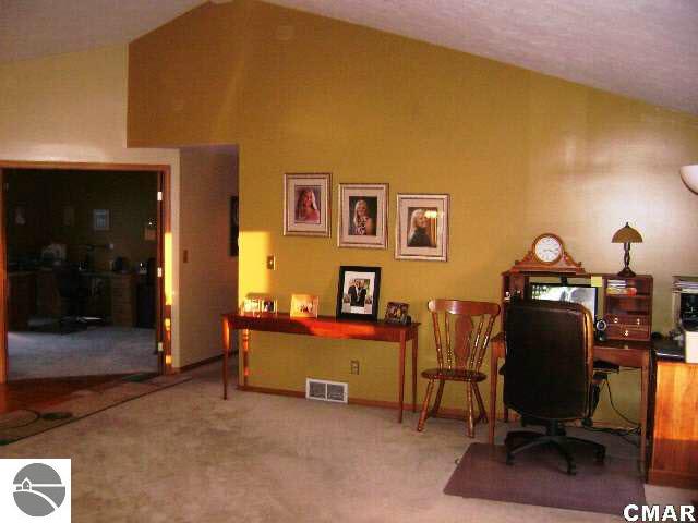 445 North Luce Road Alma, MI 48801 - Photo 4 of 24 1773805-3.JPG