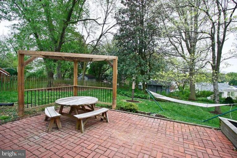 110 George Street Gaithersburg, MD 20877 - Photo 13 of 15 Patio