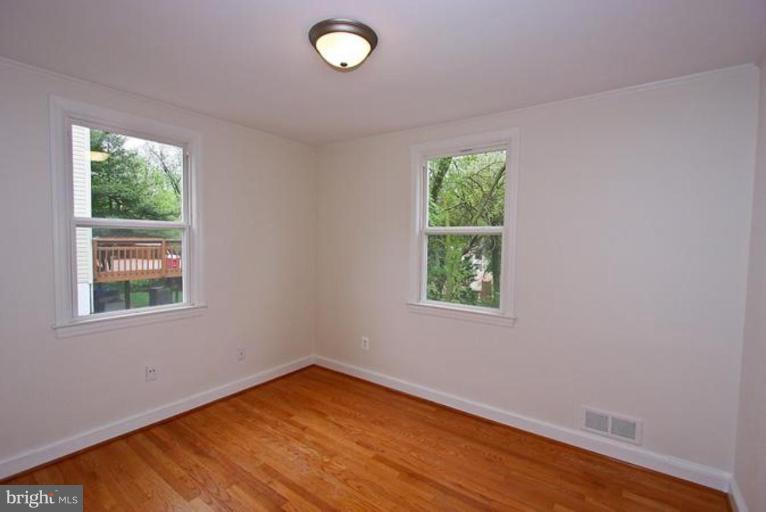 110 George Street Gaithersburg, MD 20877 - Photo 5 of 15 Bedroom #1