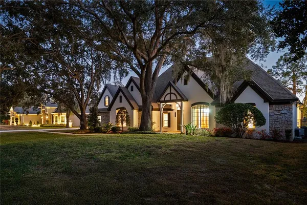 a front view of house with yard
