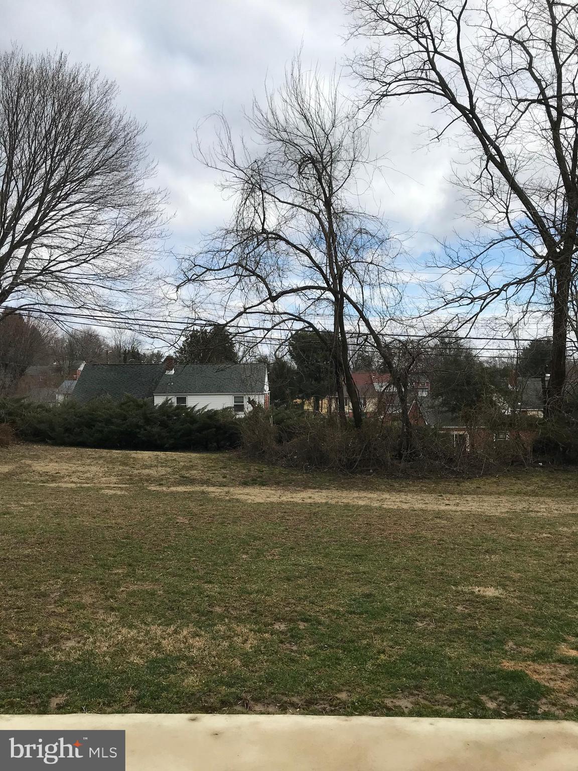 222 Aucott Road Brookhaven, PA 19015 - Photo 2 of 11