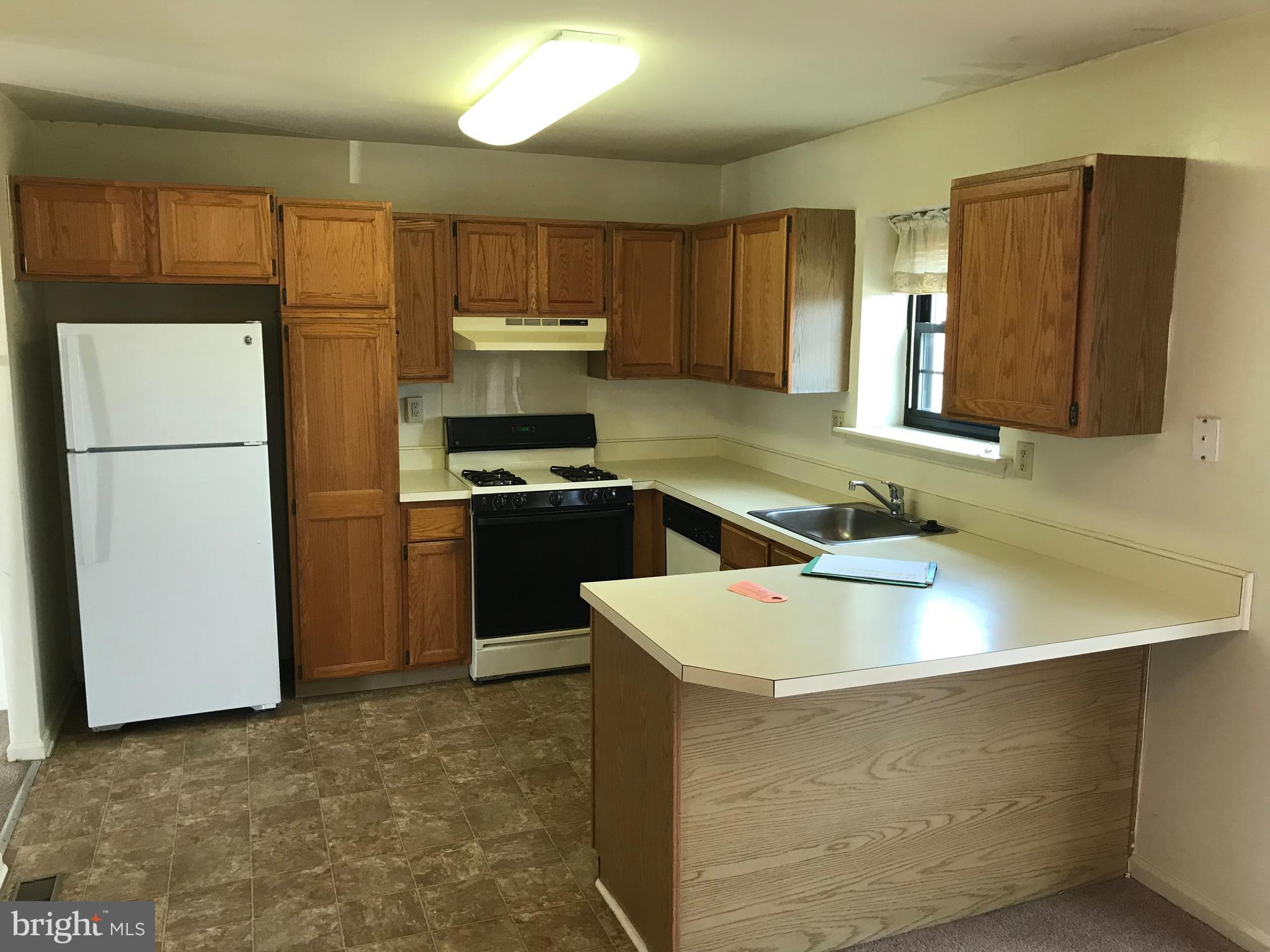 222 Aucott Road Brookhaven, PA 19015 - Photo 5 of 11