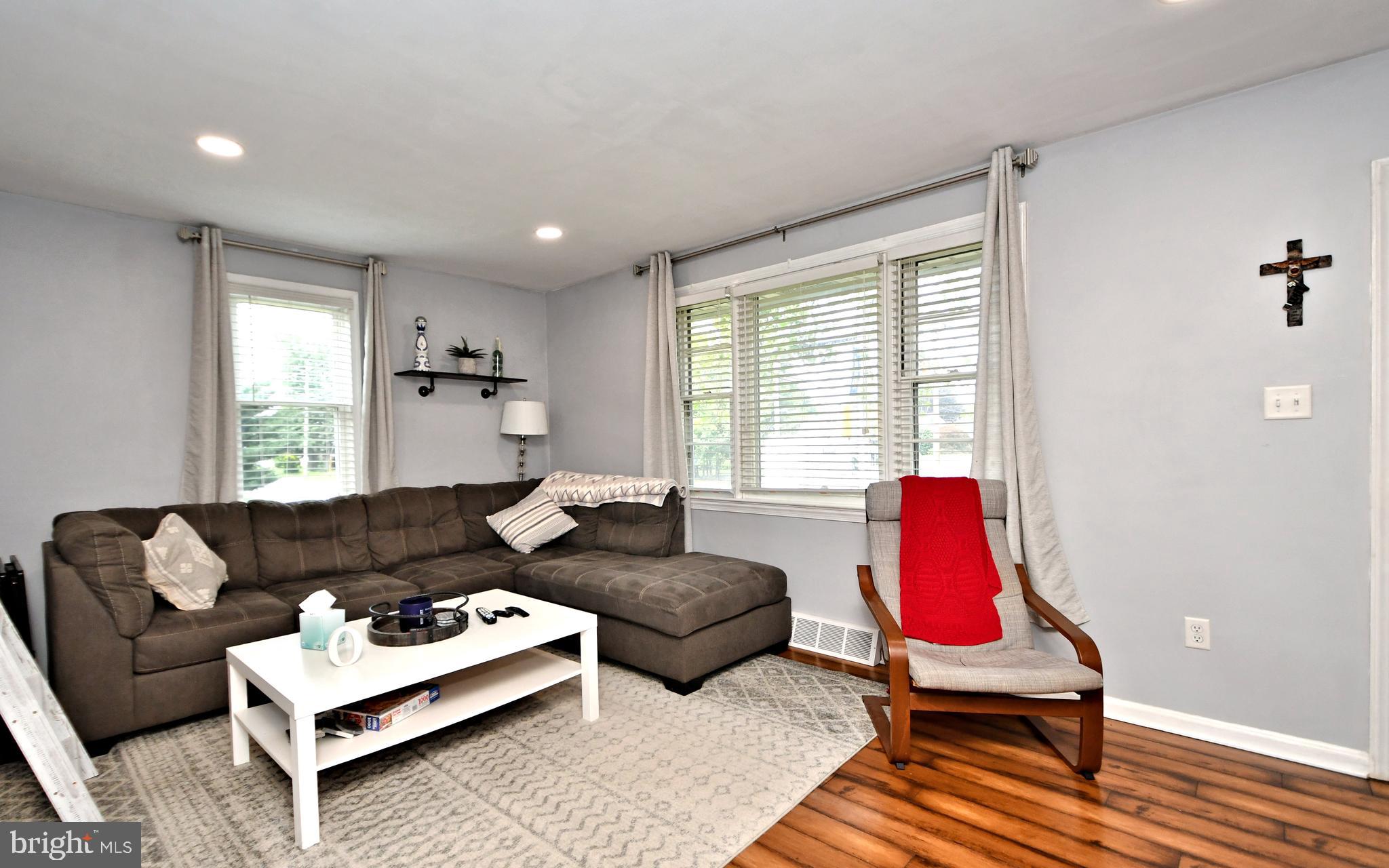 339 Church Road Lansdale, PA 19446 - Photo 4 of 25 Gallery Image 4