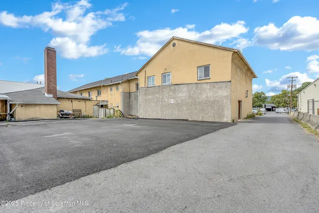 $1,385 | 215 Hickory Street, Unit 9, Scranton, PA 18505