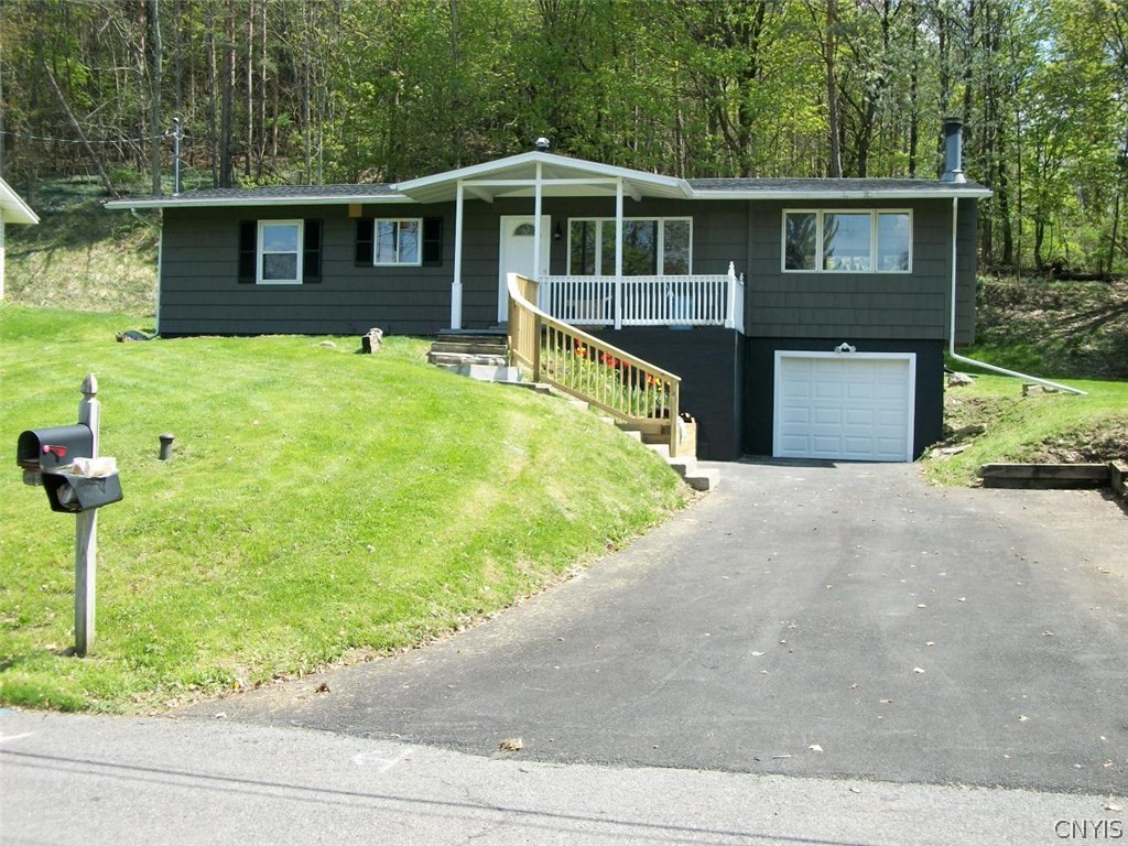 111 Barclay Road Camillus, NY 13031 - Photo 1 of 1 Gallery Image 1