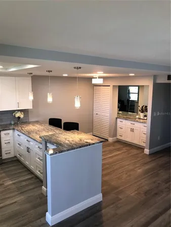 $3,500 | 12500 Capri Circle North, Unit 401, Treasure Island, FL 33706