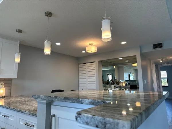 $3,500 | 12500 Capri Circle North, Unit 401, Treasure Island, FL 33706