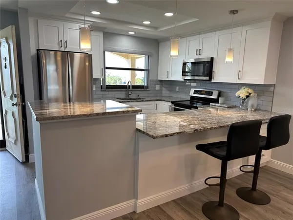 $3,500 | 12500 Capri Circle North, Unit 401, Treasure Island, FL 33706