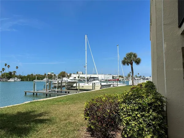 $3,500 | 12500 Capri Circle North, Unit 401, Treasure Island, FL 33706