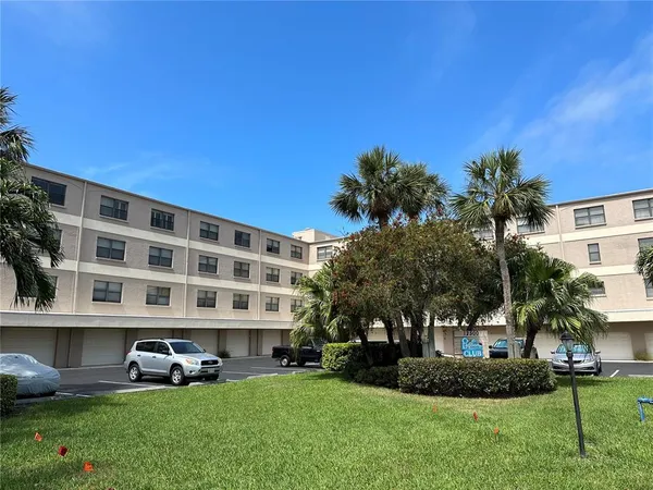$3,500 | 12500 Capri Circle North, Unit 401, Treasure Island, FL 33706