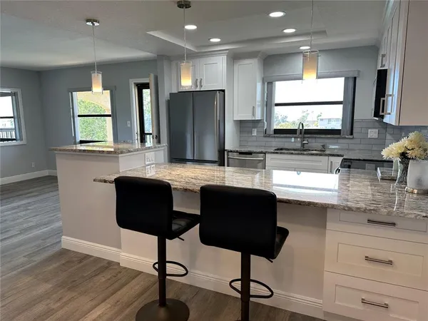 $3,500 | 12500 Capri Circle North, Unit 401, Treasure Island, FL 33706