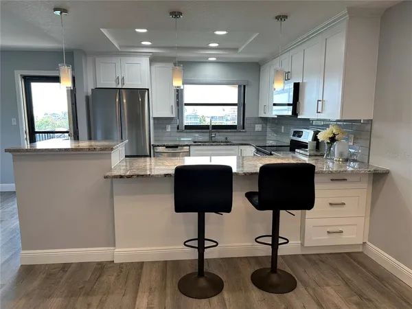 $3,500 | 12500 Capri Circle North, Unit 401, Treasure Island, FL 33706