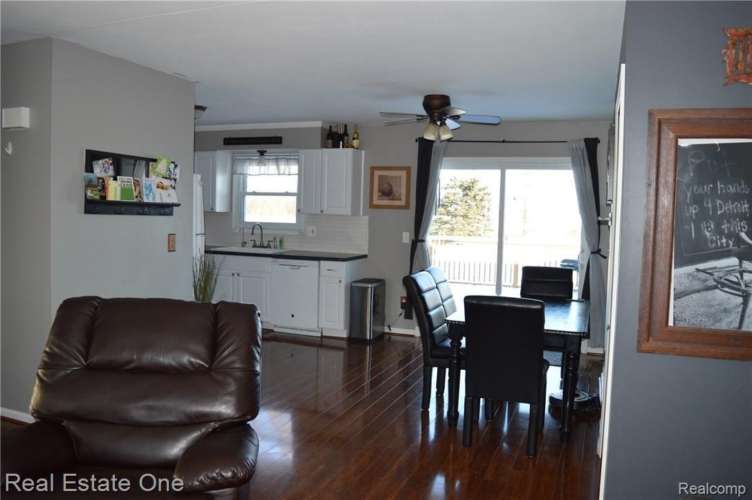 9343 Duffield Road Gaines, MI 48436 - Photo 8 of 46 DSC_0495.JPG