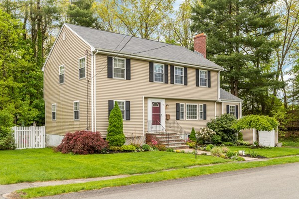 148 Plymouth Road Needham, MA 02492 - Photo 2 of 25