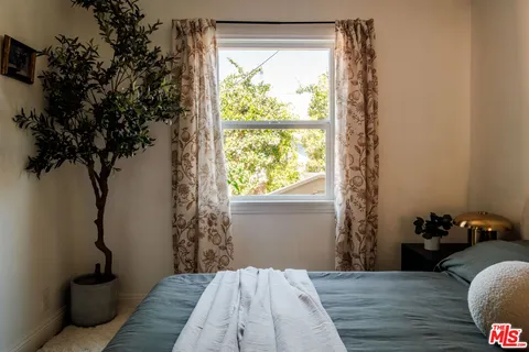 $999,000 | 643 North Vendome Street, Los Angeles, CA 90026
