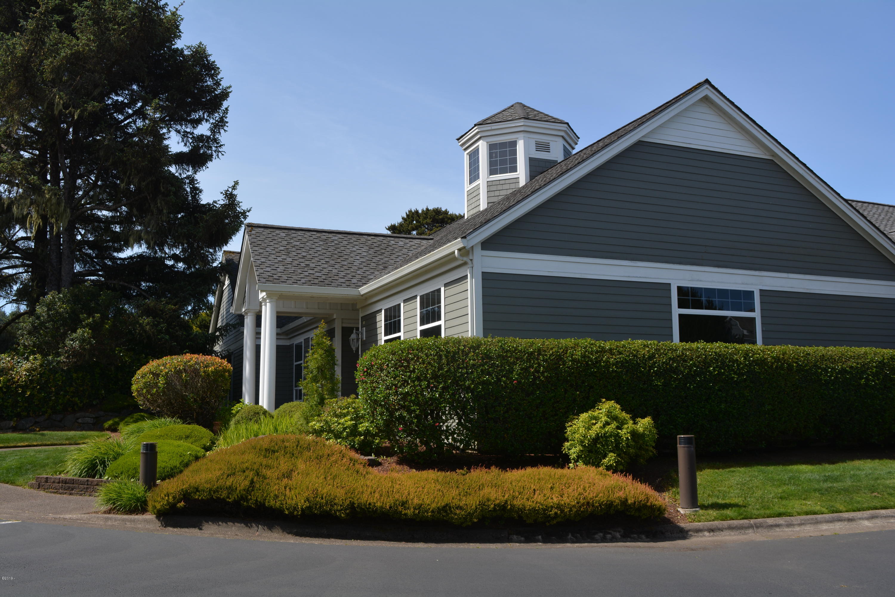 145 Southwest 61 Street Newport, OR 97366 - Photo 28 of 33 Club House