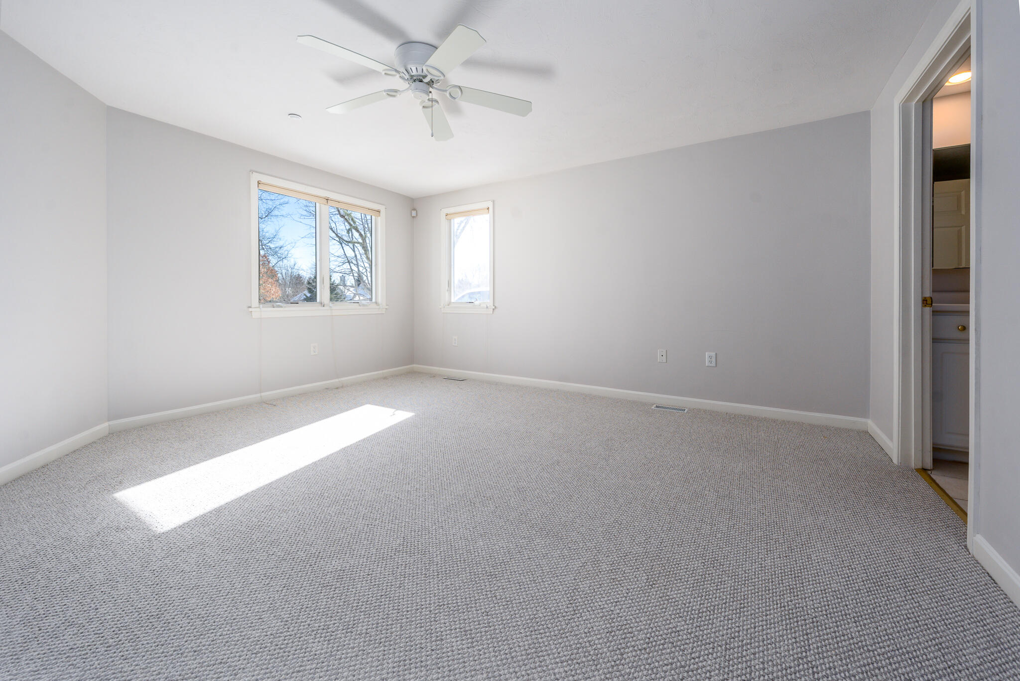 13 Pga Lane Mashpee, MA 02649 - Photo 10 of 28 Primary suite