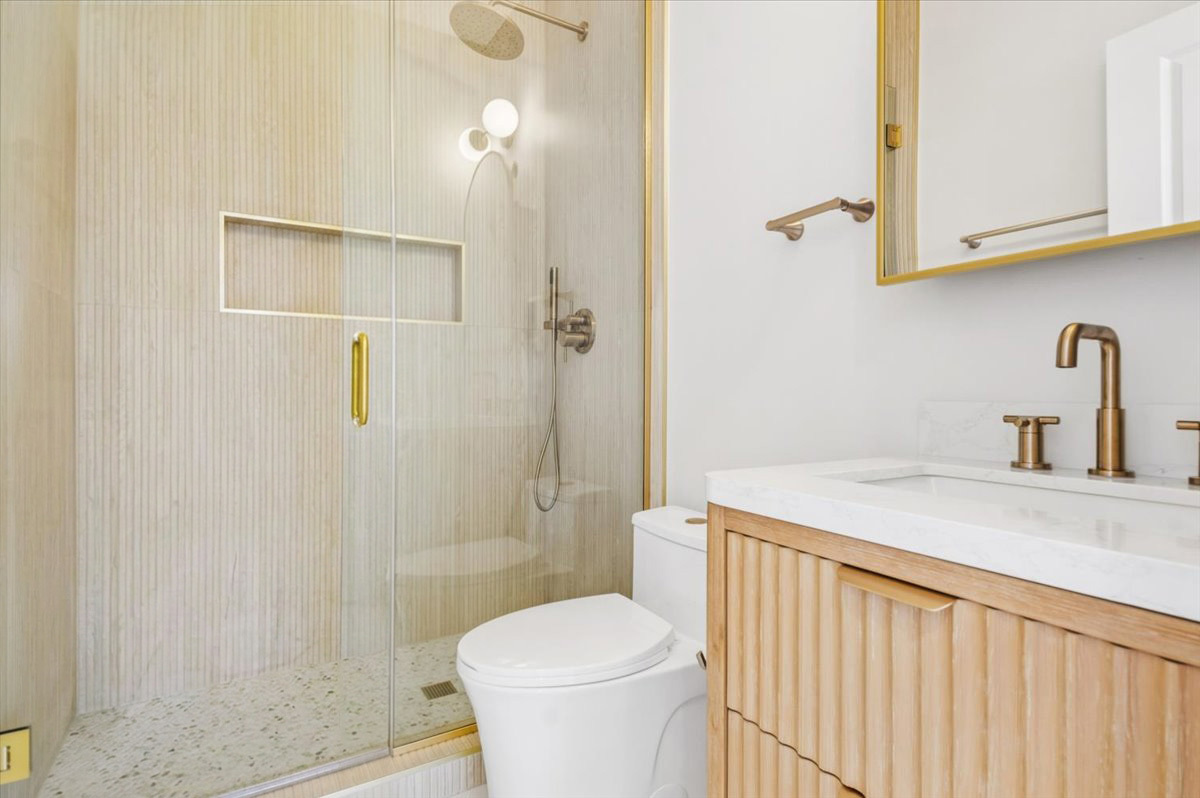 1355 West Balmoral Avenue, Unit 1 Chicago, IL 60640 - Photo 18 of 24