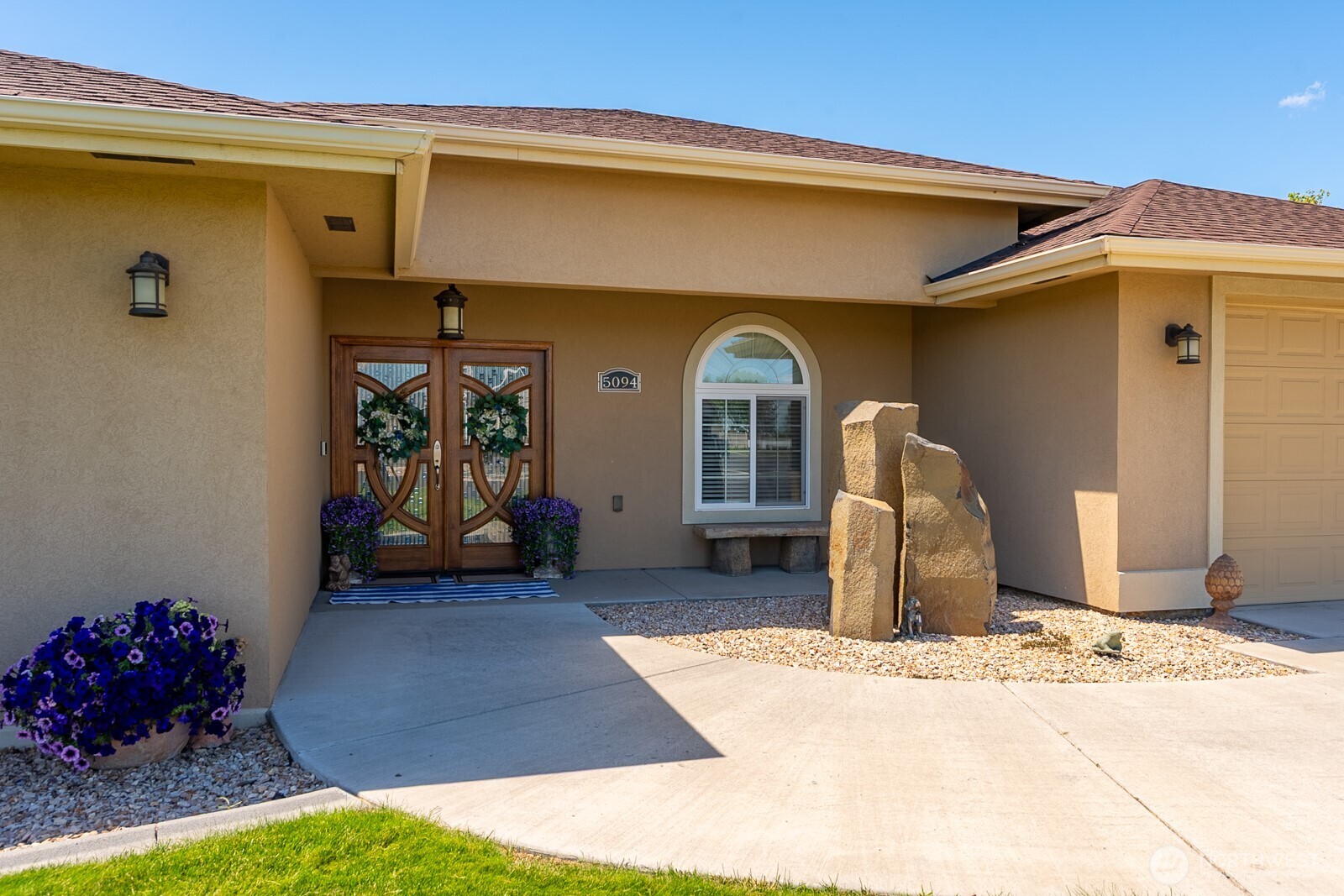 5094 Rd K.8 Northeast Moses Lake, WA 98837 - Photo 2 of 40