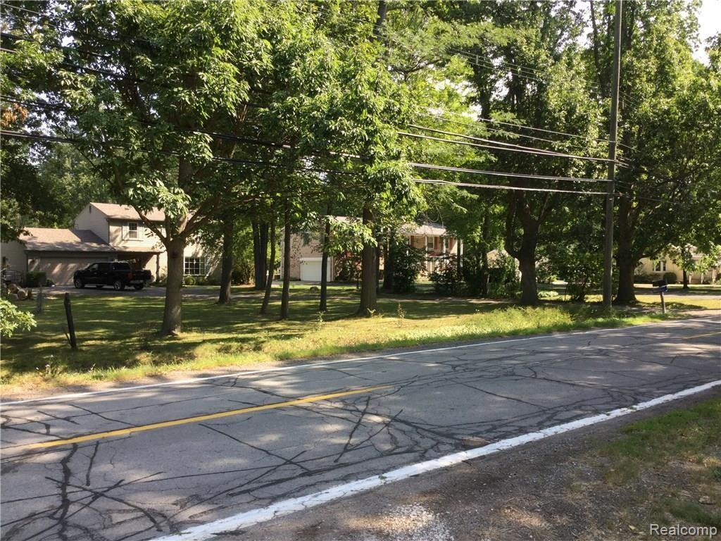8425 Ferry Road Grosse Ile, MI 48138 - Photo 11 of 22 8FD67AB7-E586-45A1-B244-4959EF615E38.jpeg