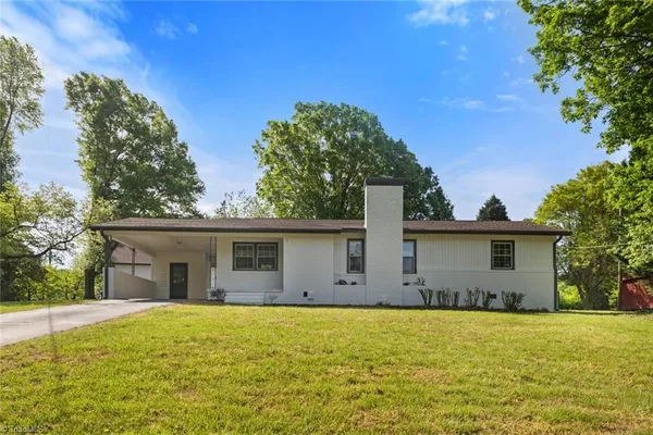 $305,000 | 306 Lakeshore Drive, Thomasville, NC 27360