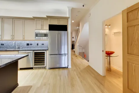 $1,450,000 | 484 North Canal Street, Chicago, IL 60654