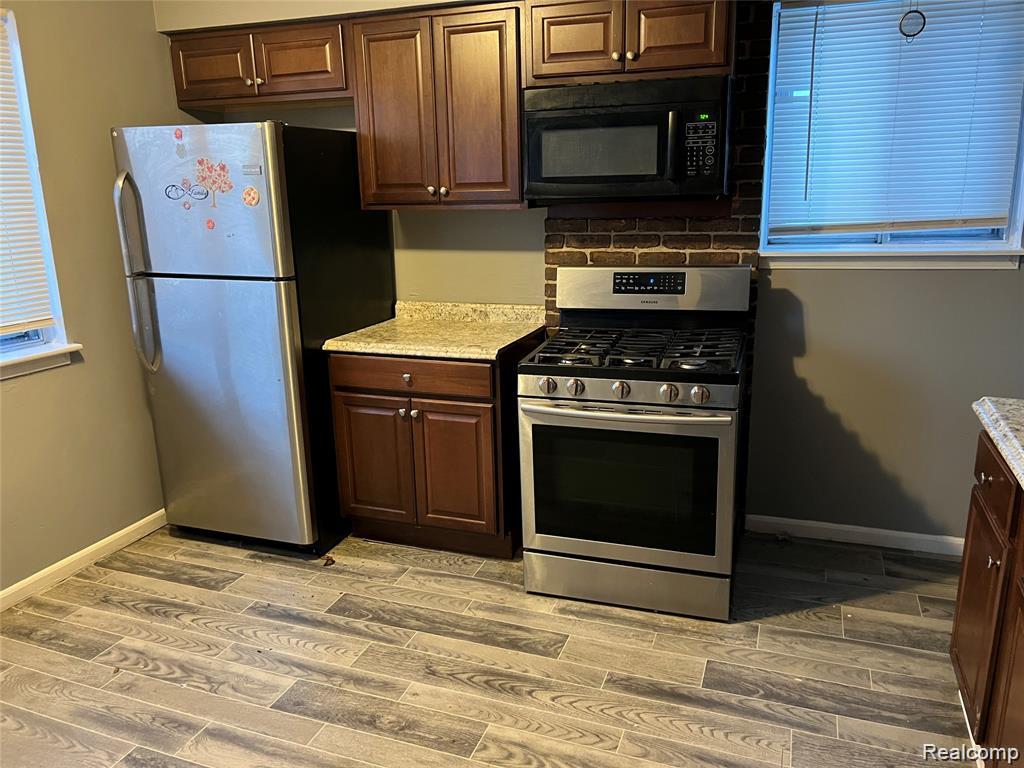 3944 South Gulley Road Dearborn Heights, MI 48125 - Photo 5 of 12