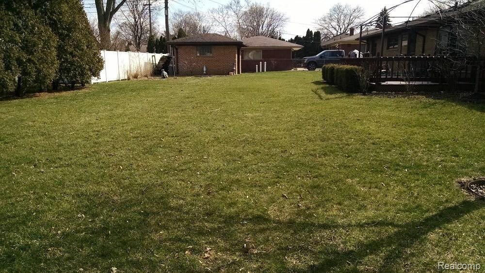 1/3 ACRE LOT ON LOVELY CORNER LOT.