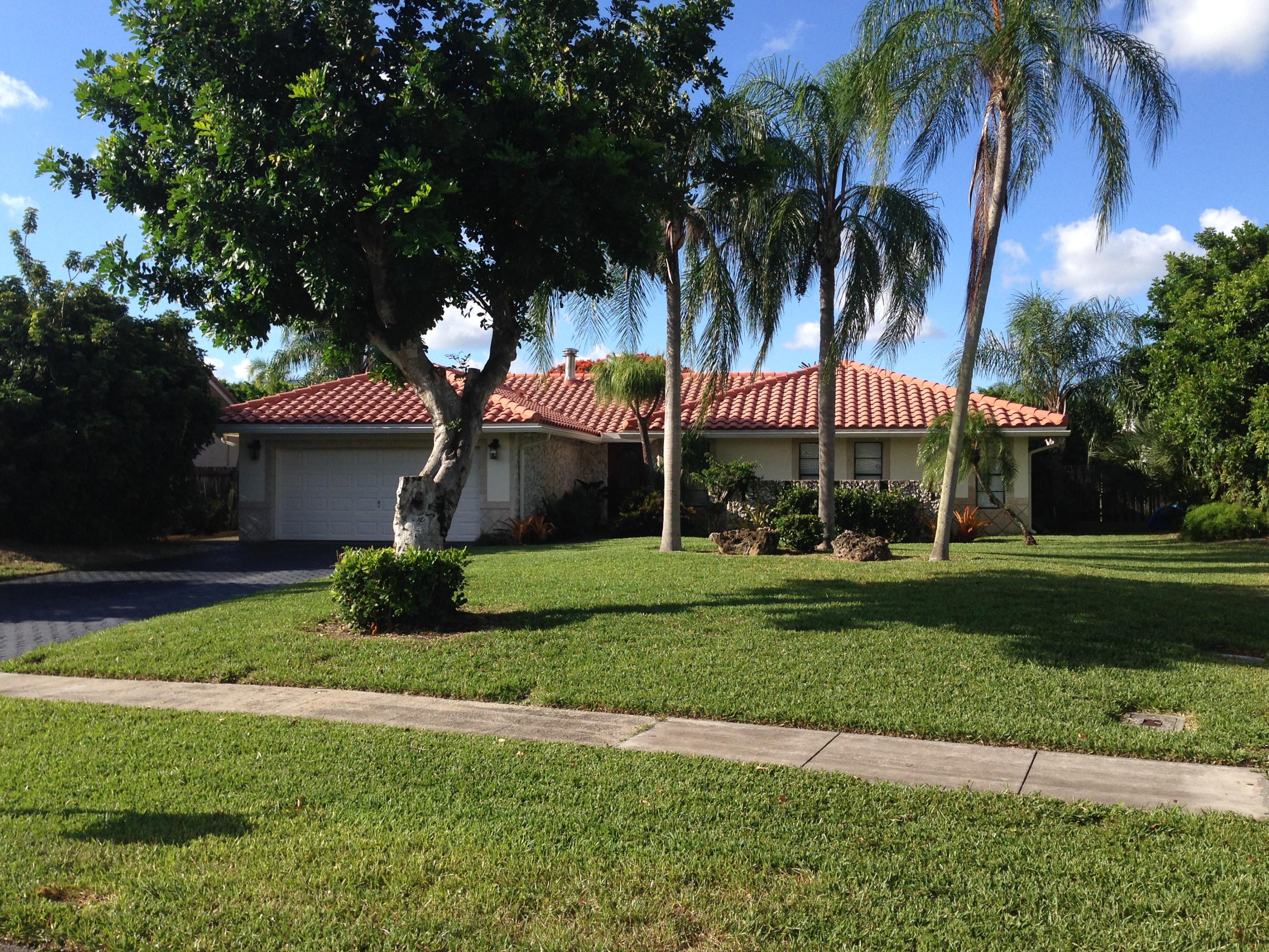7322 San Sebastian Drive Boca Raton, FL 33433 - Photo 3 of 38 image