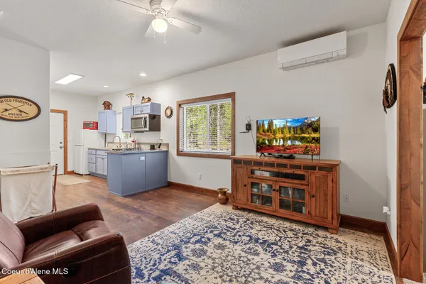 $1,150,000 | 545 Peacock Lane, Spirit Lake, ID 83869