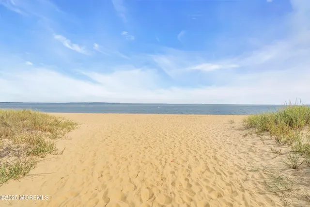 $550,000 | 98 Seabreeze Avenue, Middletown, NJ 07748