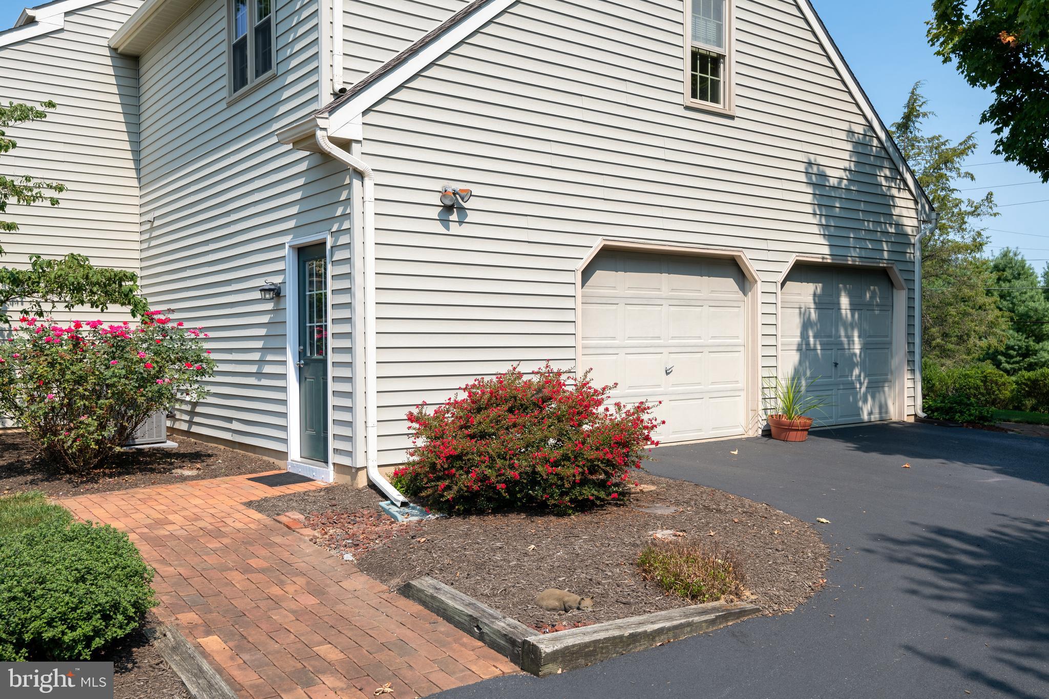 150 Briar Hill Road Lititz, PA 17543 - Photo 5 of 50