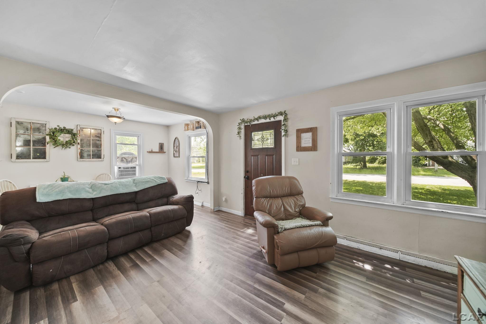 1028 Loren Road Adrian, MI 49221 - Photo 11 of 39 50177810-6e63d904-6cb7-42df-be6b-ee5485a4b107.JPG