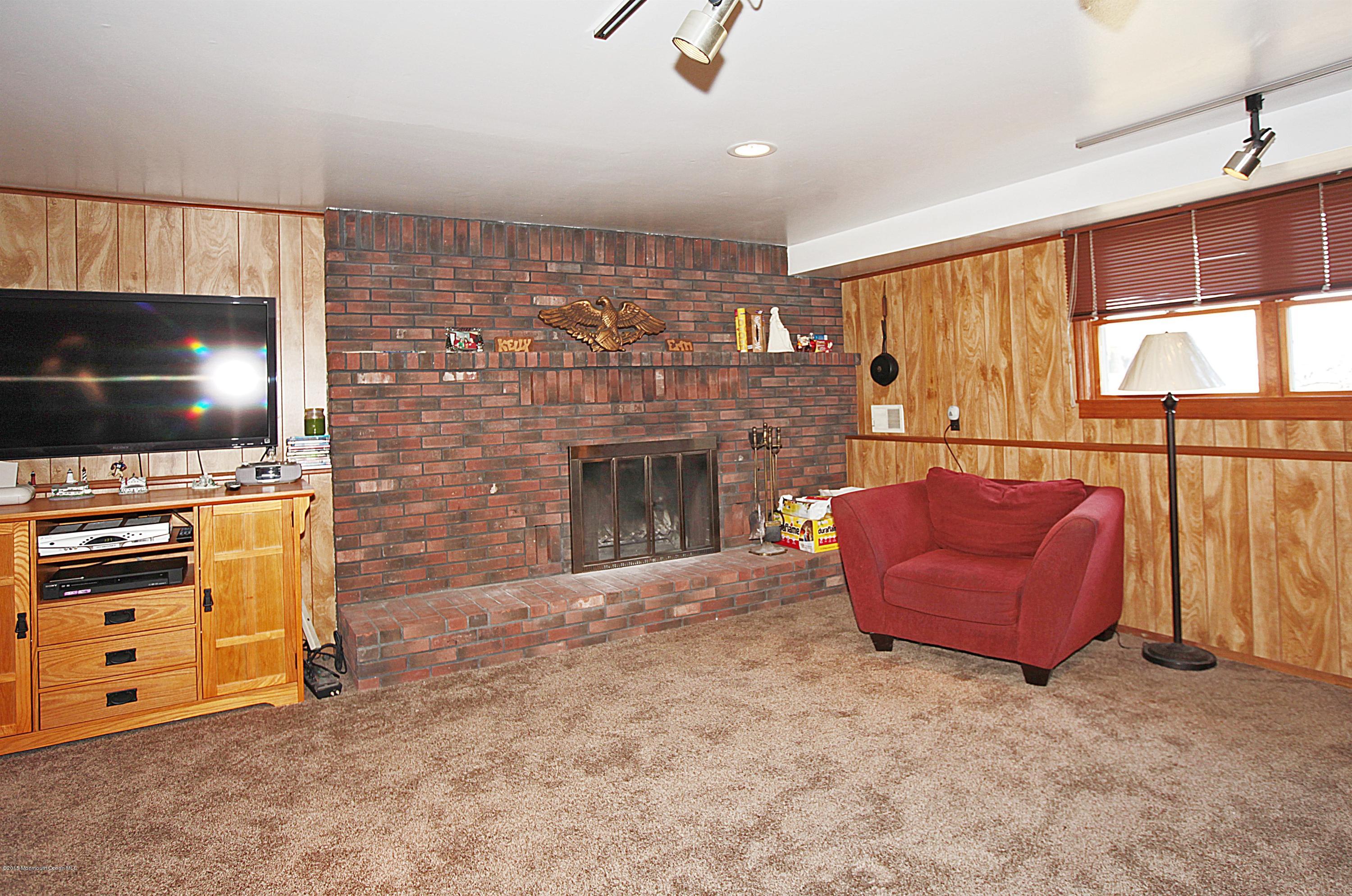75 Sunnyside Road Howell, NJ 07731 - Photo 13 of 22 018_Family.jpg