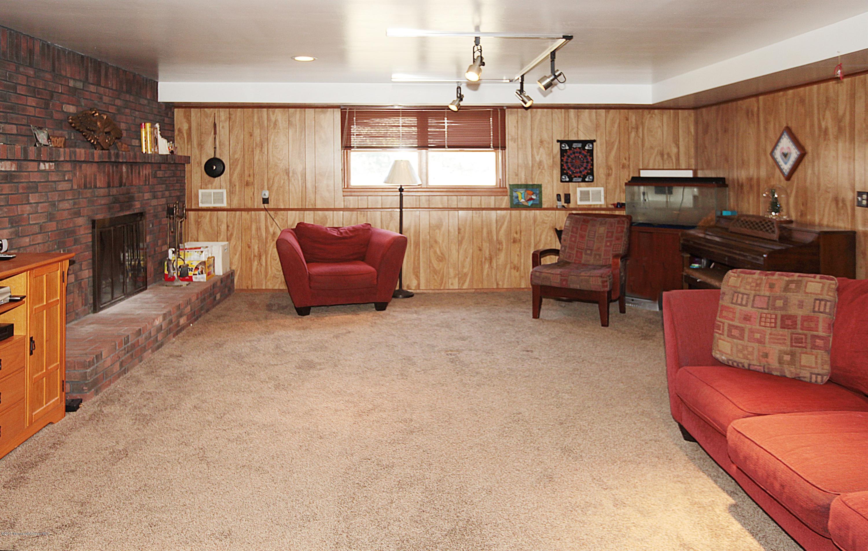 75 Sunnyside Road Howell, NJ 07731 - Photo 14 of 22 019_Family.jpg