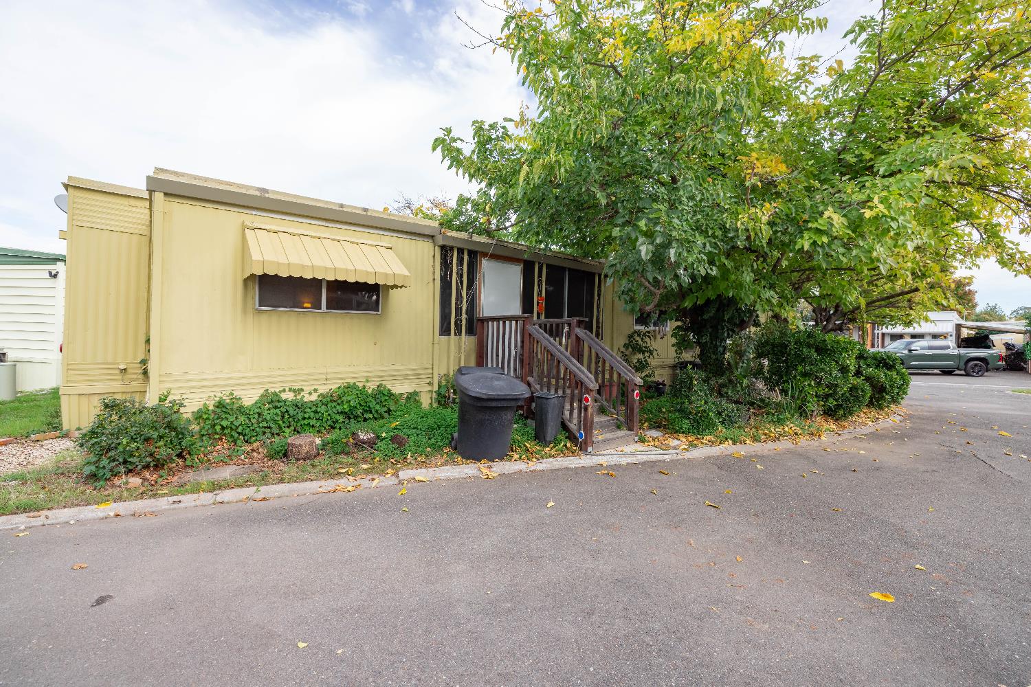 60 Birch Lane Folsom, CA 95630 - Photo 3 of 24 a front view of a house with garden