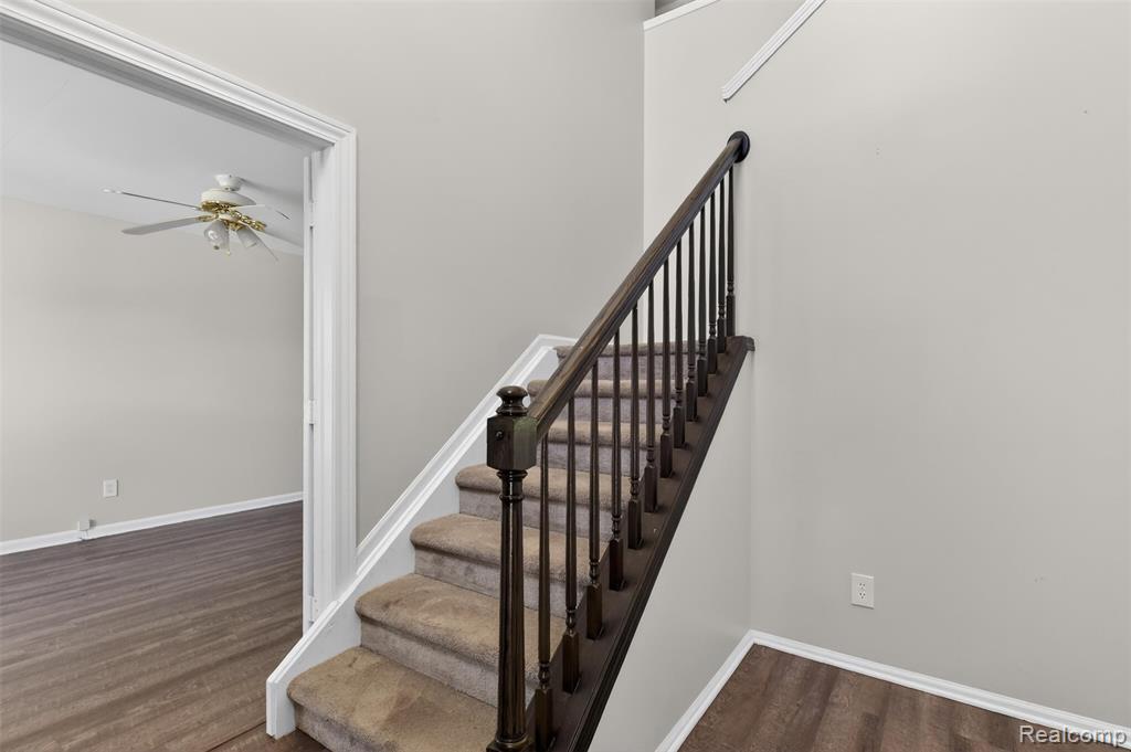 4642 Pond Run Canton, MI 48188 - Photo 8 of 49