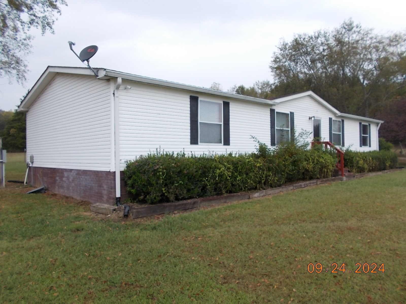 3354 Linwood Road Watertown, TN 37184 - Photo 4 of 54 a house that has a yard
