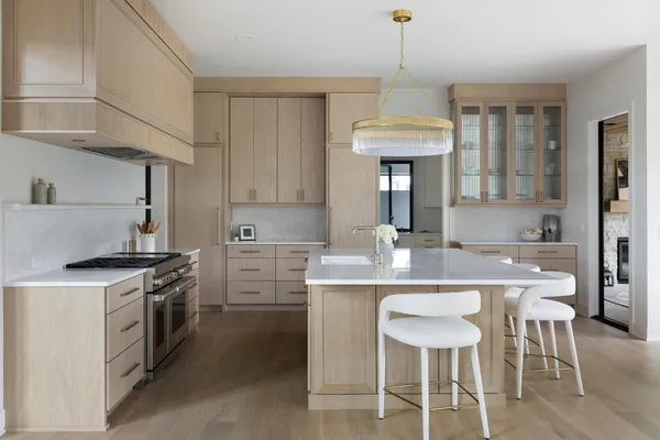 $2,550,000 | 16382 46th Place North, Plymouth, MN 55446