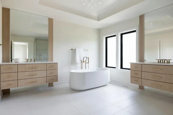 $2,550,000 | 16382 46th Place North, Plymouth, MN 55446