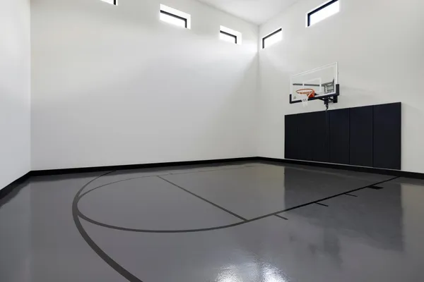 $2,550,000 | 16382 46th Place North, Plymouth, MN 55446