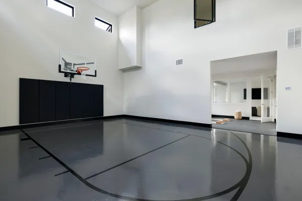 $2,550,000 | 16382 46th Place North, Plymouth, MN 55446