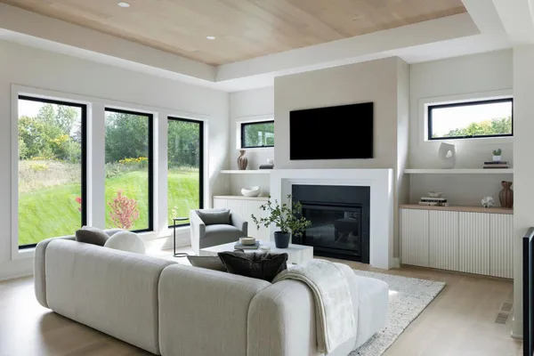 $2,550,000 | 16382 46th Place North, Plymouth, MN 55446