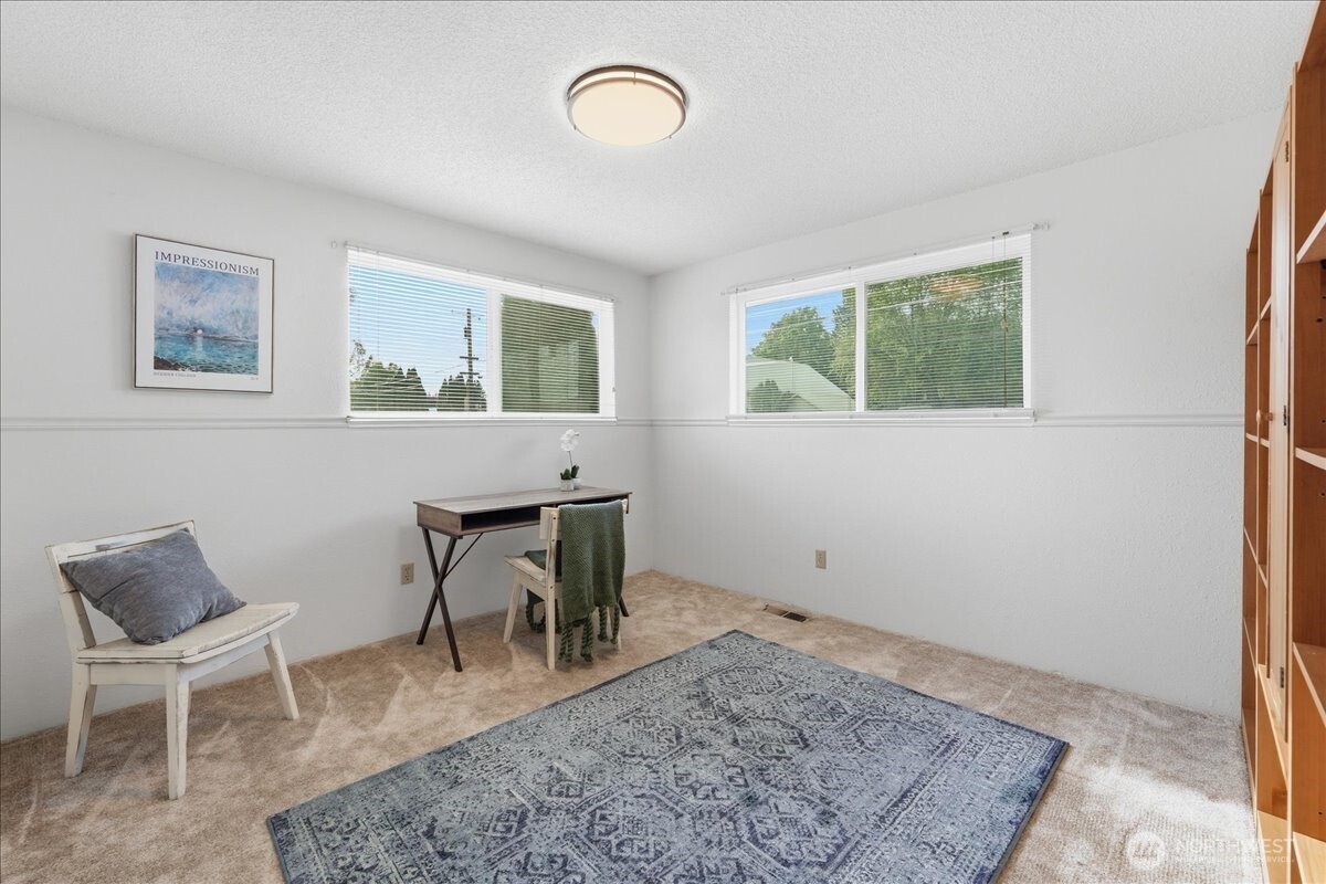 309 West Walnut Street Waterville, WA 98858 - Photo 13 of 28 a workspace with furniture and a window