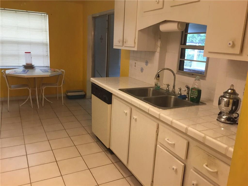 9363 Southwest 1st Place Boca Raton, FL 33428 - Photo 3 of 13 Photo 3