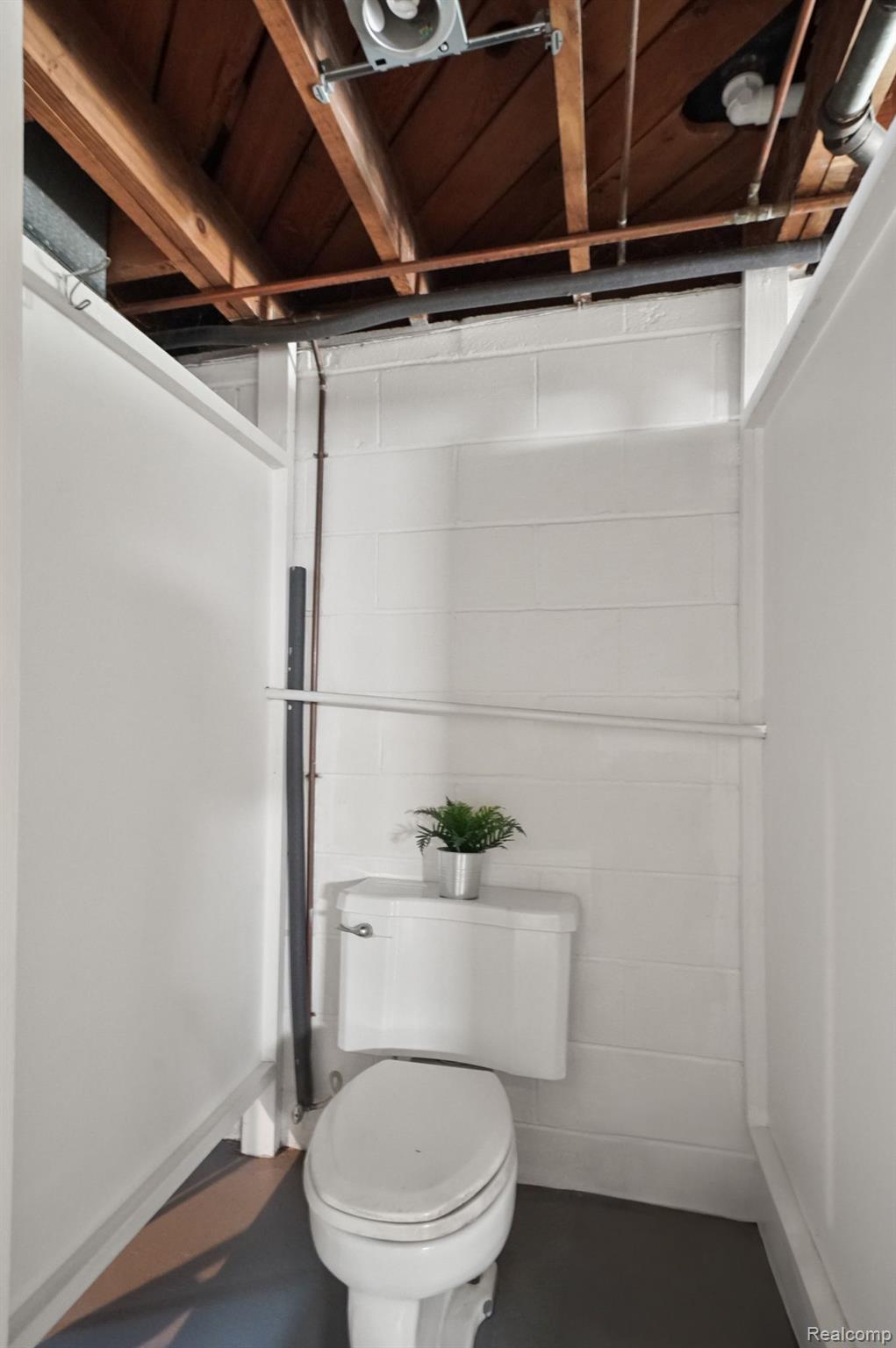 8093 Standard Street Center Line, MI 48015 - Photo 20 of 24 Guest bathroom in Basement